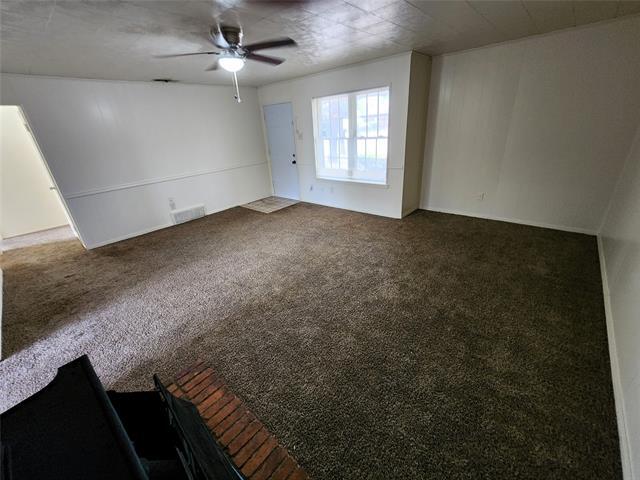 Building Photo - 14732 Oakwood Ln