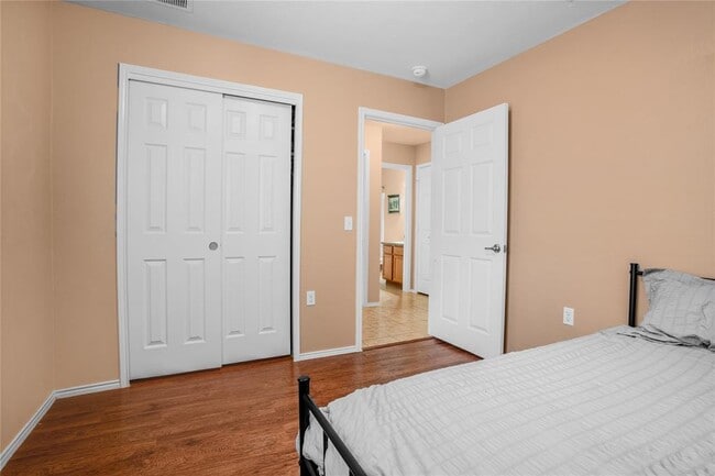 Building Photo - 8925 China Rose Dr
