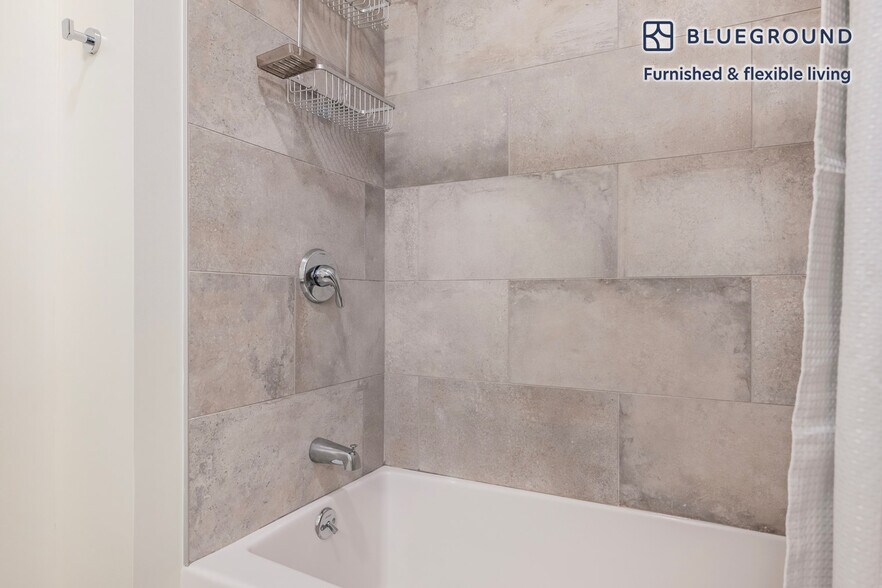 Building Photo - 3 Hawkins St