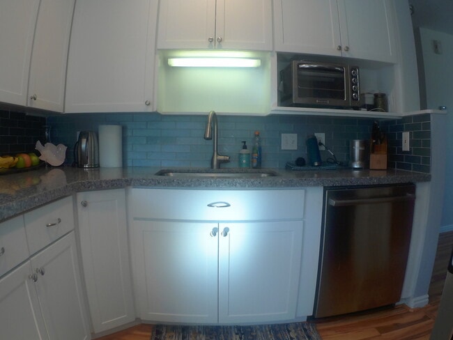 Building Photo - 4 Bed Beautiful Refurbished Sugarhouse Home