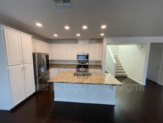 Building Photo - 5508 Copper Sunset Way