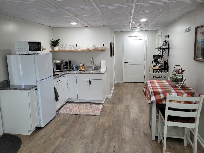 Building Photo - 3248 Welsh Run Rd