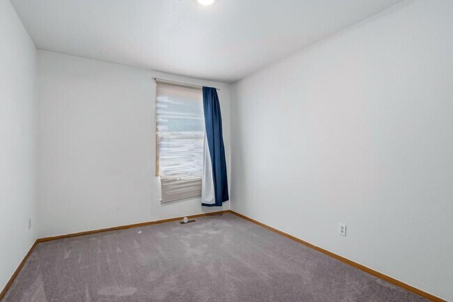 Building Photo - 1857 Winchester Ct