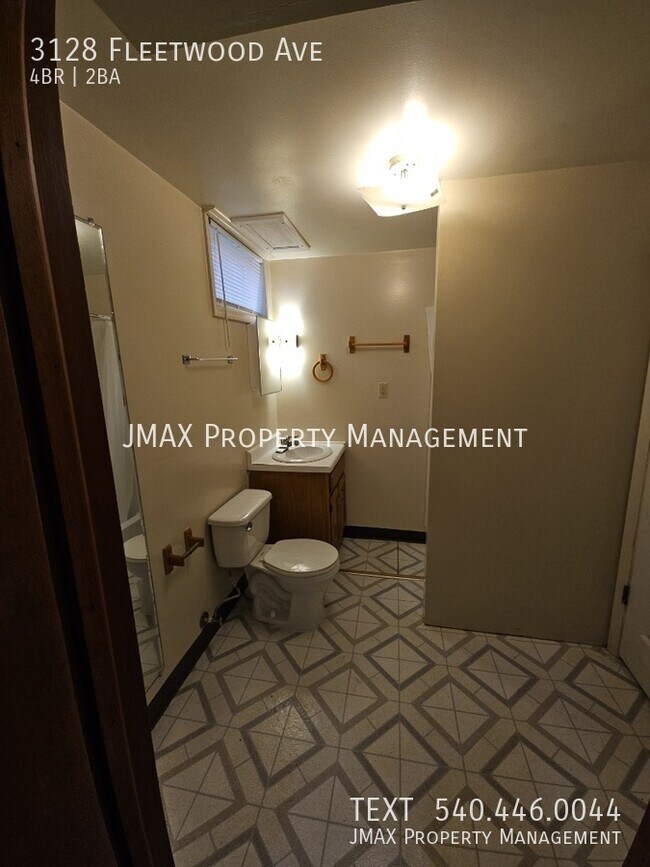 Building Photo - 3128 Fleetwood Ave SW