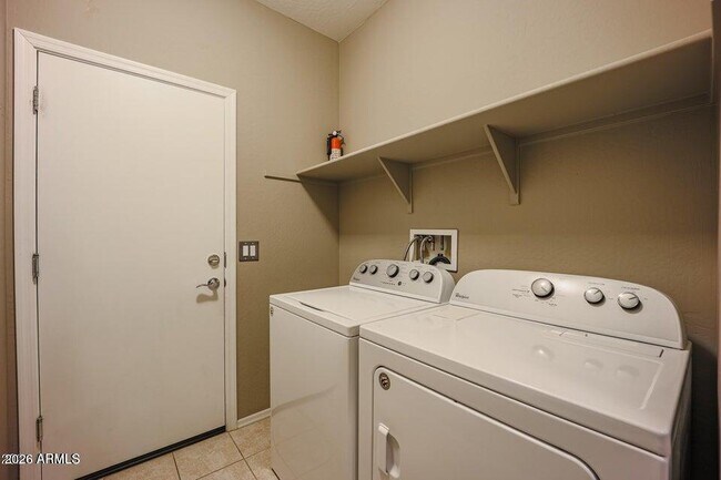 Building Photo - 17576 W Bajada Rd
