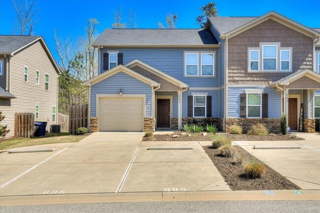 Building Photo - 685 Red Cedar Ct