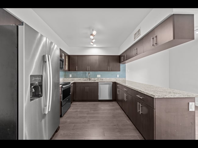 Building Photo - 2133 NE 56th Ct