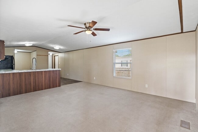 Building Photo - 16543 Tremont Dr