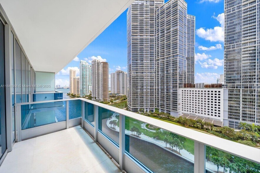 Building Photo - 200 Biscayne Boulevard Way