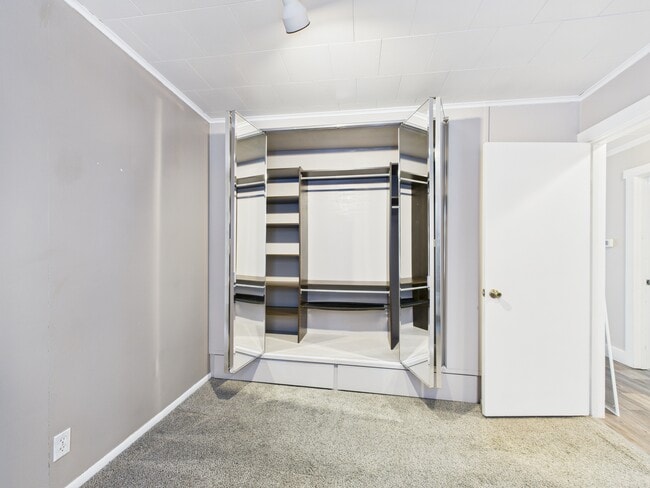 Building Photo - 820 Smythe St