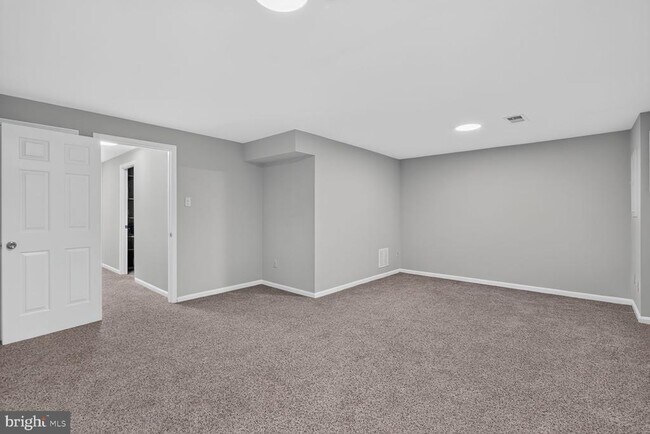 Building Photo - 8228 Goldstream Ct