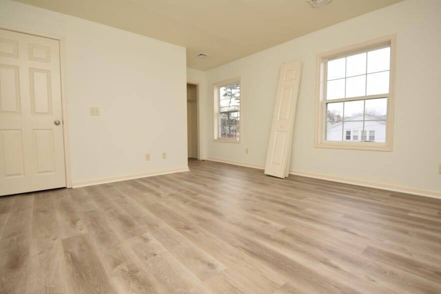 main bedroom - 309 Putnam St