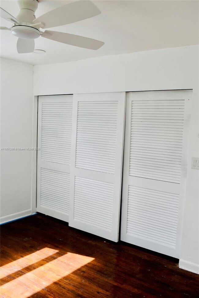 Building Photo - 2280 SW 43rd Ave