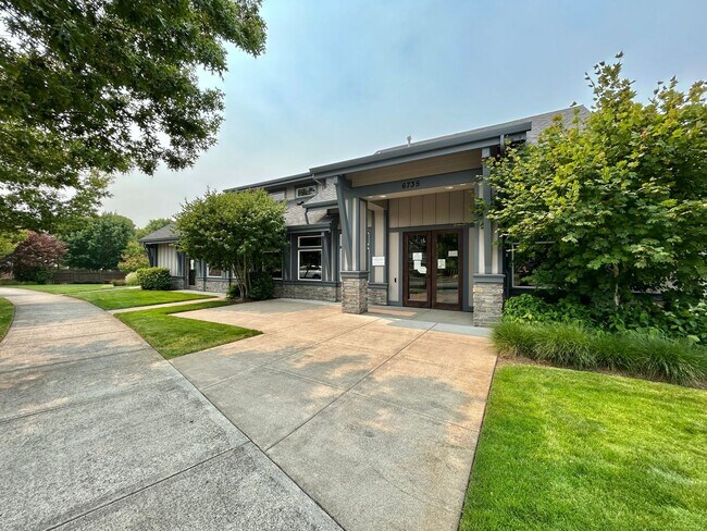 Building Photo - Stunning 2 Bed, 2.5 Bath Craftsman Townhome with Community Amenities!