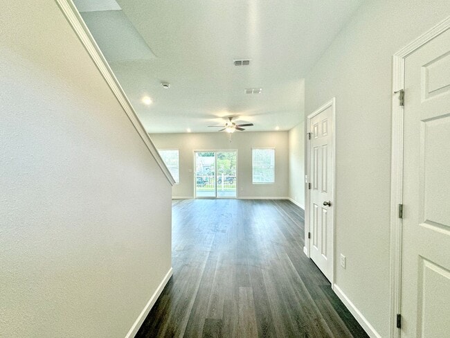 Building Photo - Brand-New 3-Bedroom Home Near NS Mayport with Modern Comforts and Prime Location!