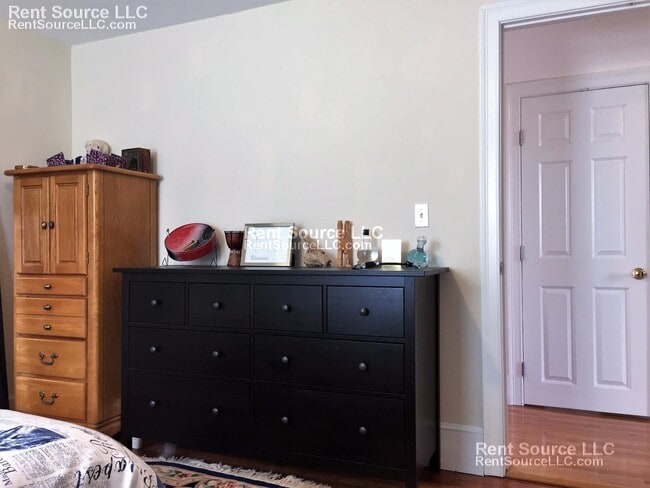 Building Photo - 15 Sargent Ave