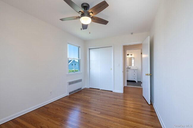 Building Photo - 107 Woodside Ave