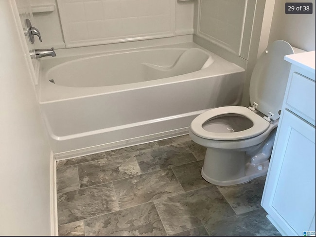 Building Photo - 516 Reading Ln