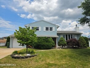 Building Photo - 42 Richards Dr