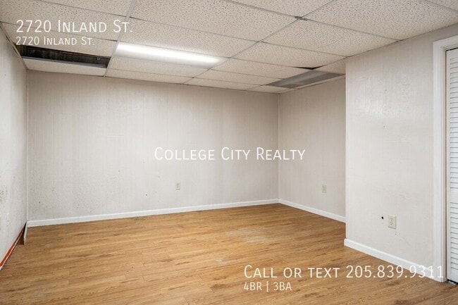 Building Photo - 2720 Inland St