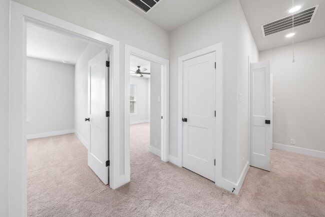 Building Photo - 13616 Giovannis Gdn