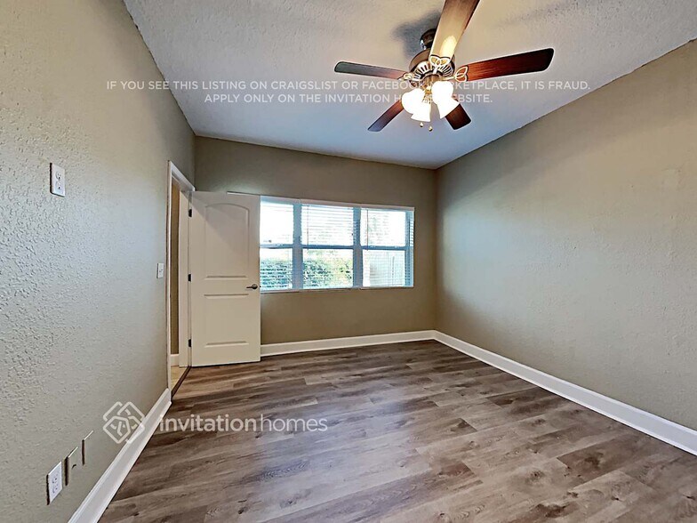 Building Photo - 410 4th St S