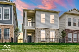 Building Photo - 1050 Valentine Ln