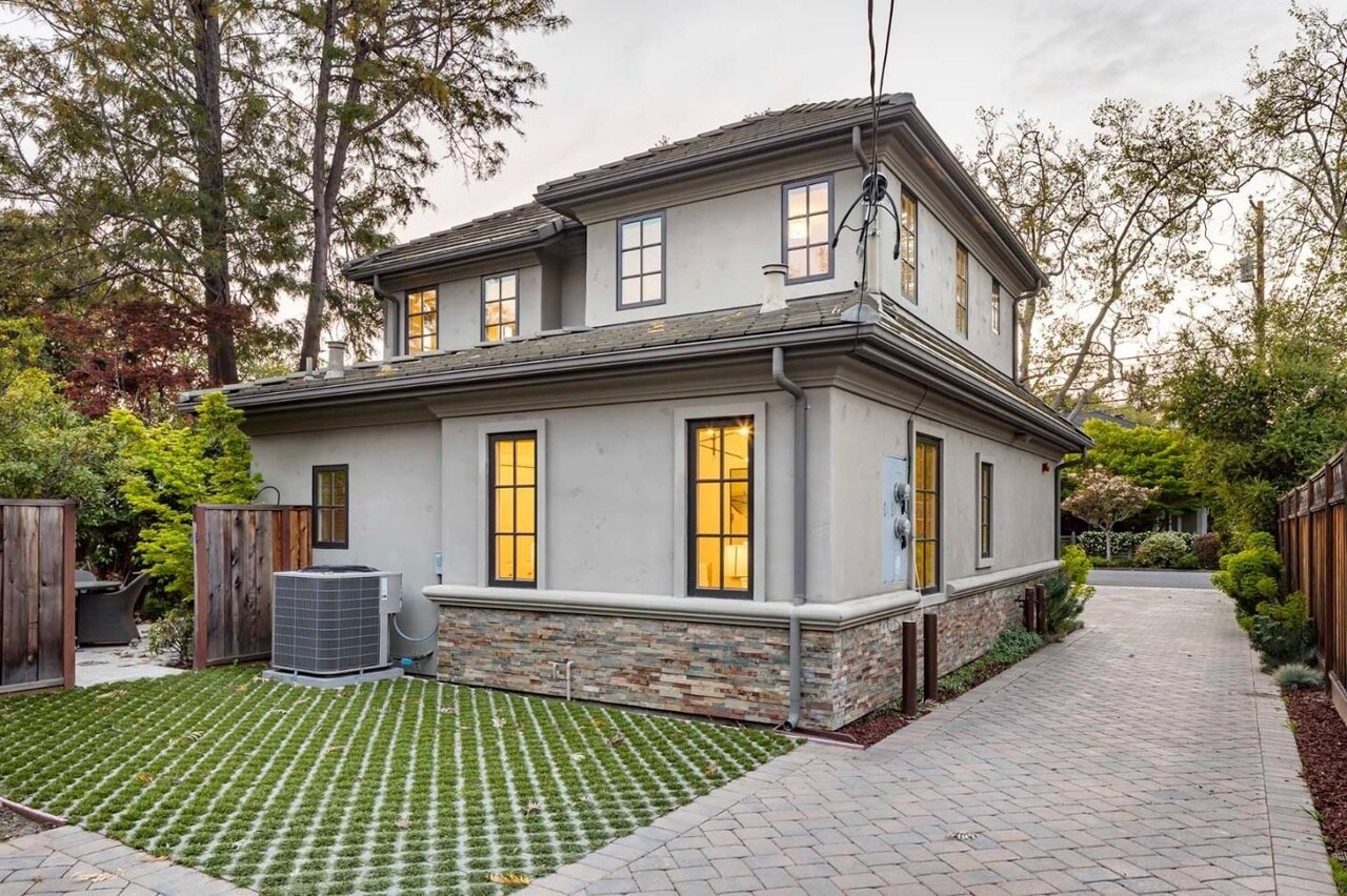 Building Photo - 140 Tennyson Ave