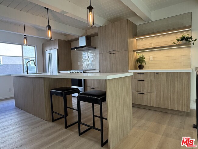 Building Photo - 6639 Green Valley Cir