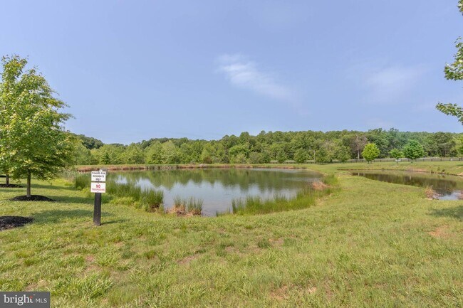 Building Photo - 8061 Side Hill Dr