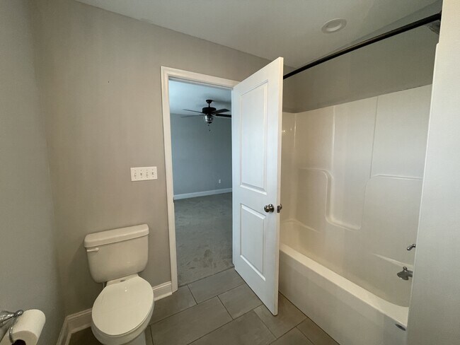 Building Photo - 1178 Commonwealth Cir