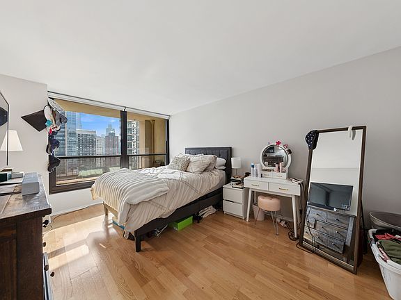 Building Photo - 1030 N State St