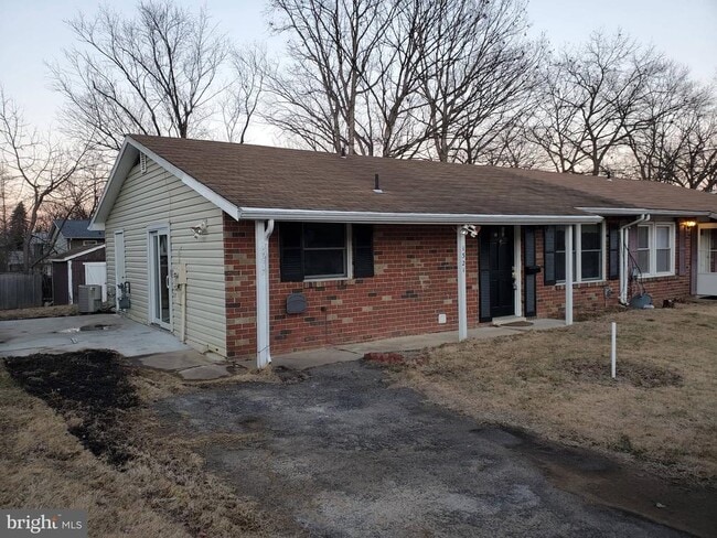 Building Photo - 1321 Greyswood Rd