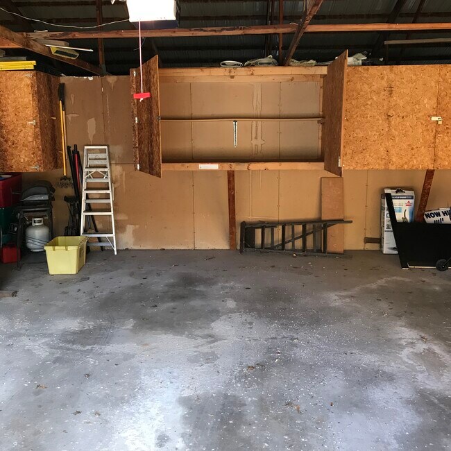 Building Photo - 509 Jenkran St Unit 6