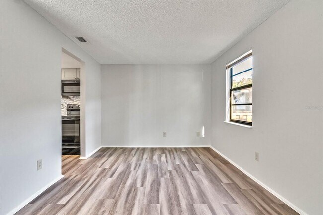 Building Photo - 4907 Lake Ridge Rd