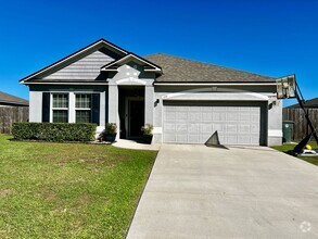 Building Photo - 3/2 with fenced in yard !