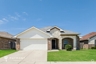 Building Photo - Beautiful 4-Bedroom Brick Home