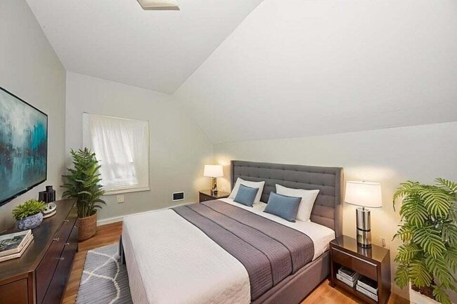 Building Photo - 2166 S 6th St