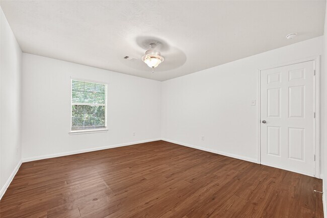 Building Photo - 5943 Stockholm Ct