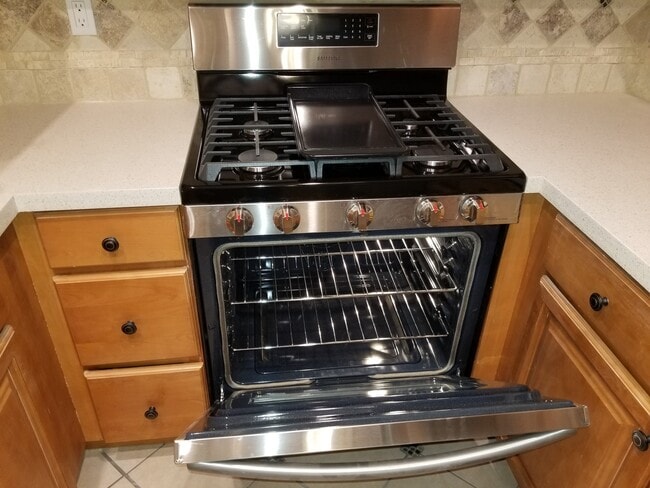 Building Photo - 1904 Heywood St