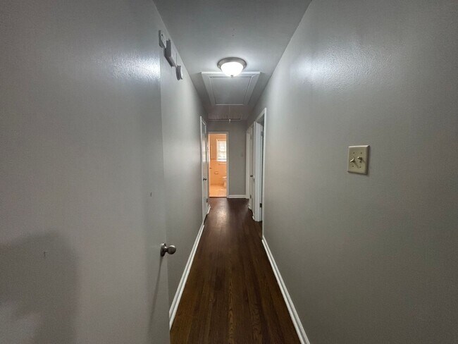 Building Photo - 2879 Bannockburn Rd