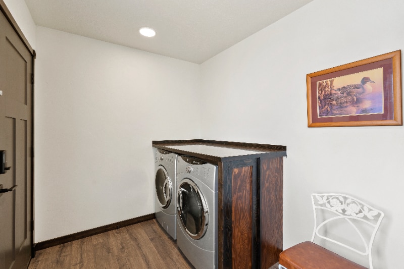 Building Photo - 327 Commerce Way