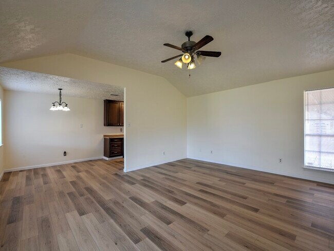 Building Photo - 1934 Feather Ridge Dr