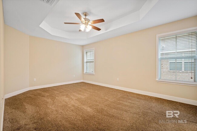 Building Photo - 405 Ellington Ave