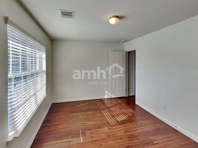 Building Photo - 21426 Partha Way