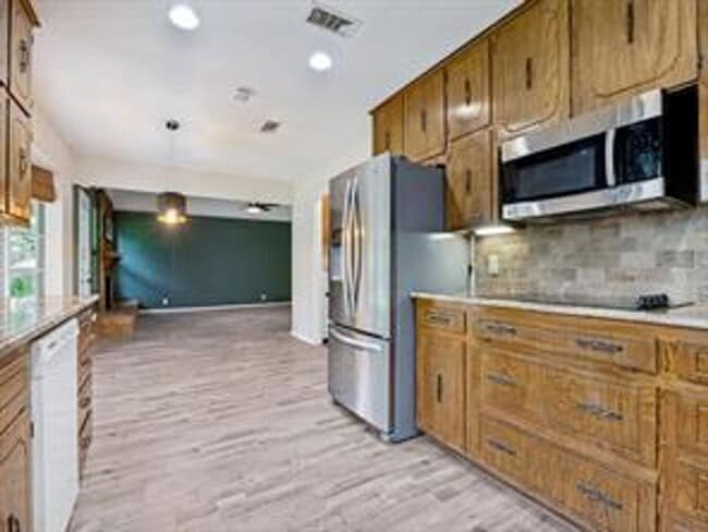 Building Photo - 1620 Post Oak Dr