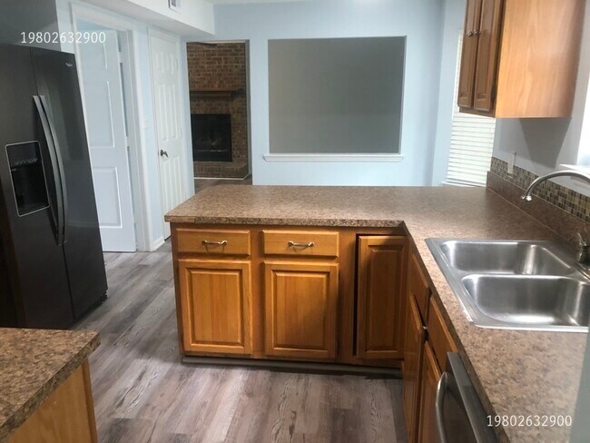 Building Photo - 10009 Rockwood Rd