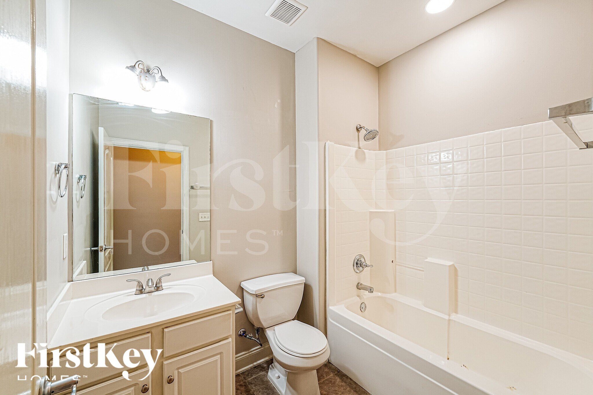 Building Photo - 230 Vineyard Ln