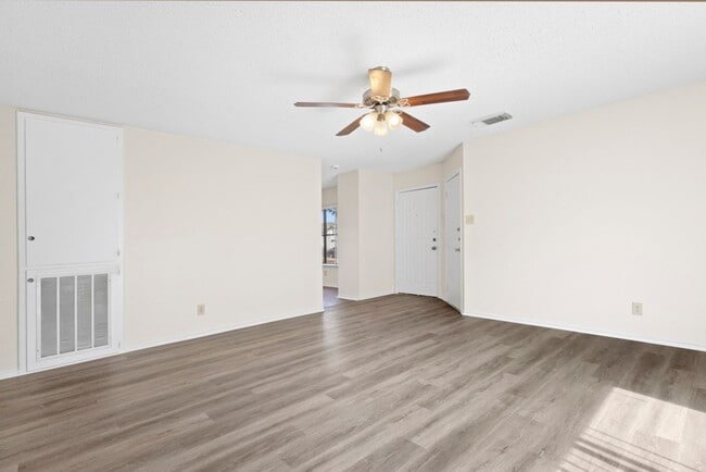 Building Photo - 9711 Arcade Ridge