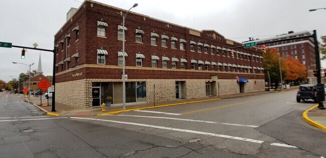 Primary Photo - 101 SE 2nd St